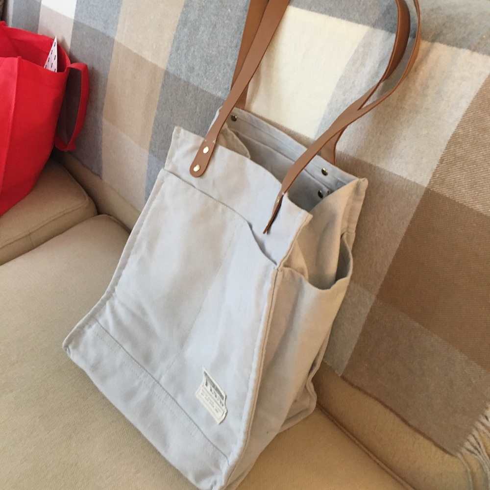 Feed bag. New- with many pockets inside. Great for shopping!